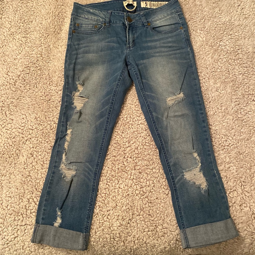 Size 5 Indigo Rein cropped jeans with holes